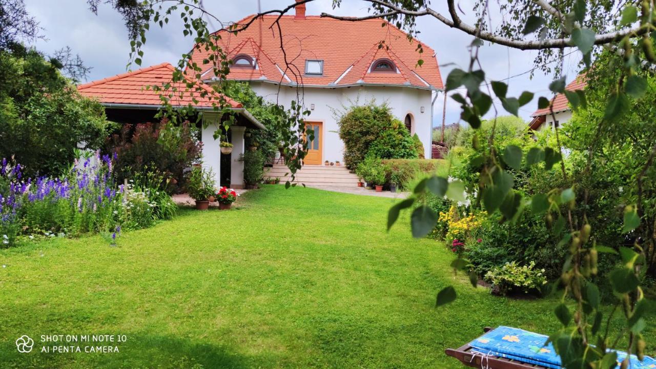 Frutta Villa Черсегтомай Экстерьер фото